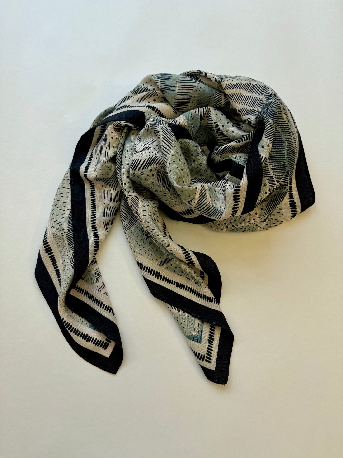 Snow fields silk wool shawl 135 cm